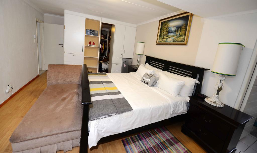 Corgi Guest House 约翰内斯堡 外观 照片