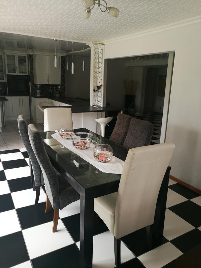 Corgi Guest House 约翰内斯堡 外观 照片